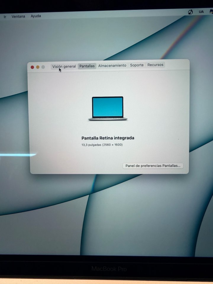 MacBook Pro 13” M1 • Touch Bar • 8 GB RAM • 256 GB