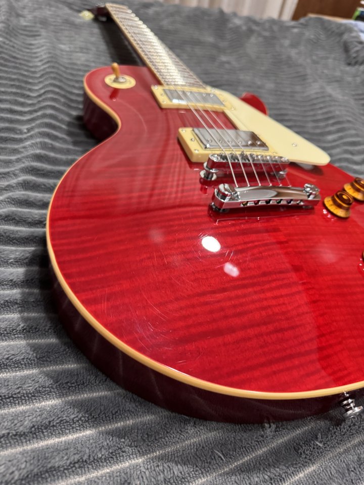 Tokai Tokai love rock Through Red