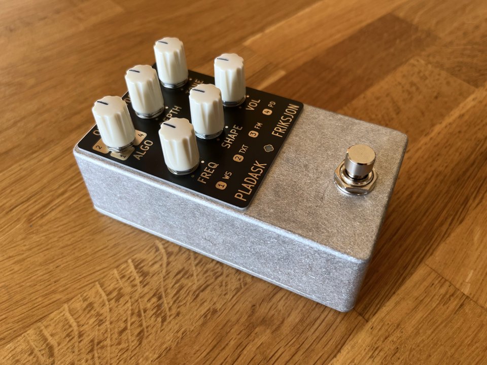 Pladask Elektrisk Stereo Friksjon – Nuevo a estrenar / En caja original (BNIB) de segunda mano · Foto 3 de 4 · Barcelona · 459 €