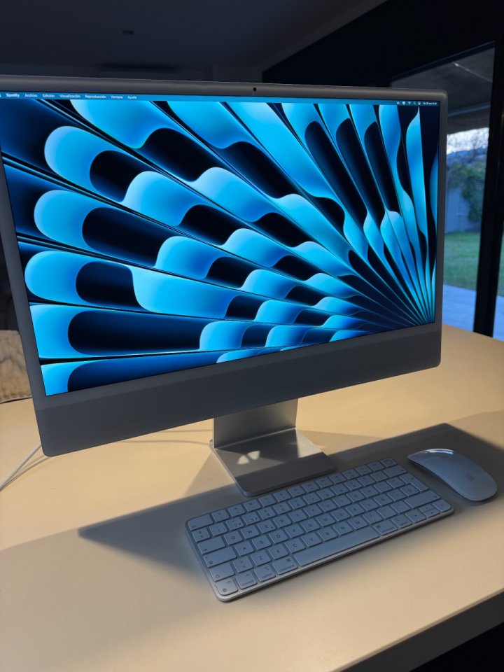 iMac 24” 2021 • 16 gb RAM • 512 gb