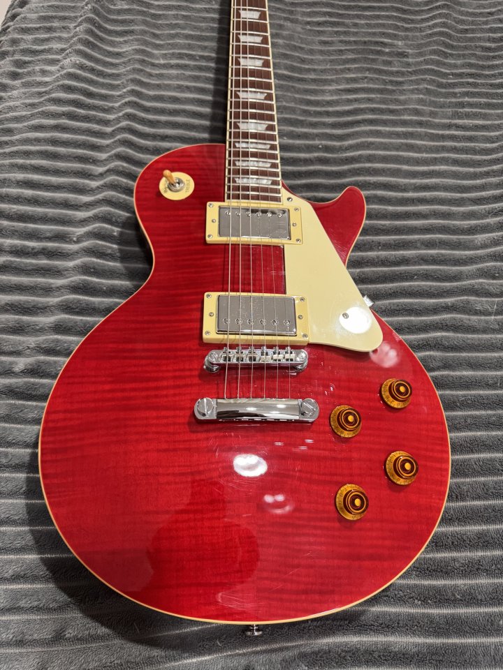 Tokai Tokai love rock Through Red