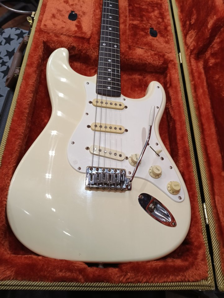 Fender Stratocaster MIJ Squier Series ( Black Label ) 1995. de segunda mano · Foto 10 de 10 · Barcelona · 800 €