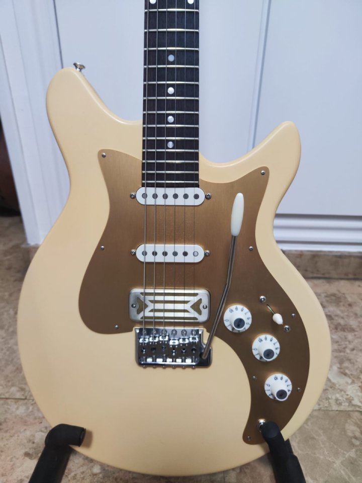 EASTMAN FullerTone DC'62 Desert Sand