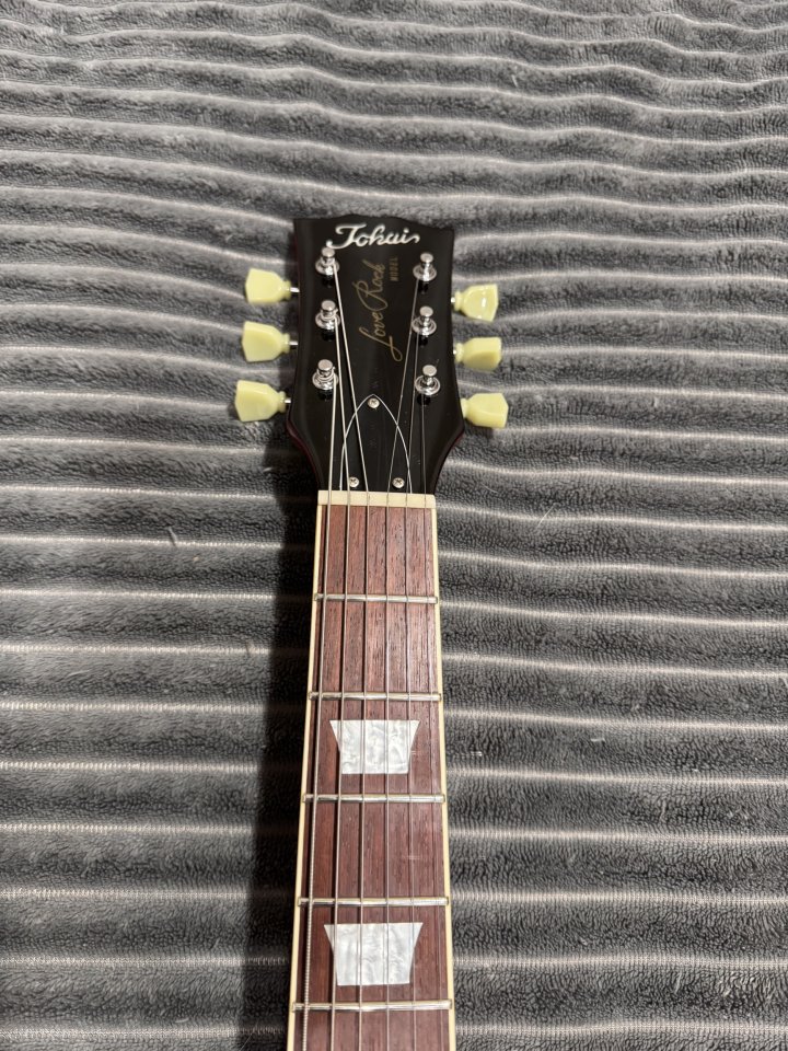 Tokai Tokai love rock Through Red