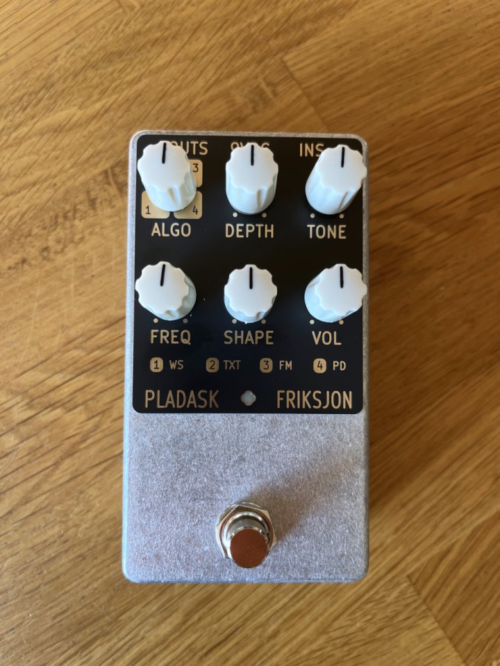 Pladask Elektrisk Stereo Friksjon – Nuevo a estrenar / En caja original (BNIB) de segunda mano · Foto 1 de 4 · Barcelona · 459 €