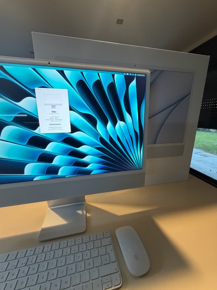 iMac 24” 2021 • 16 gb RAM • 512 gb