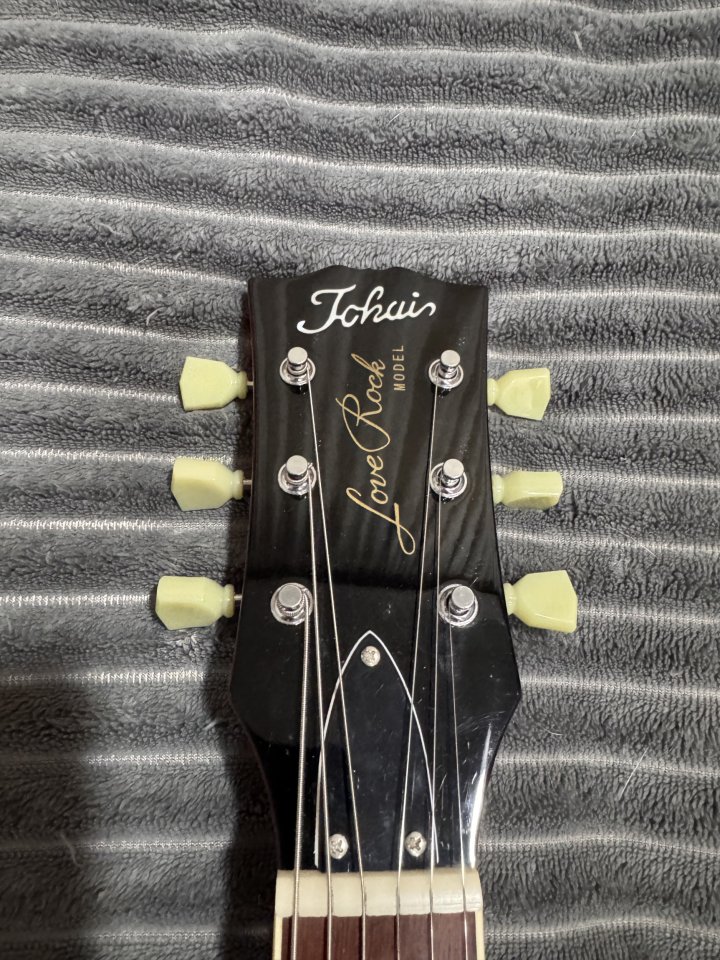 Tokai Tokai love rock Through Red