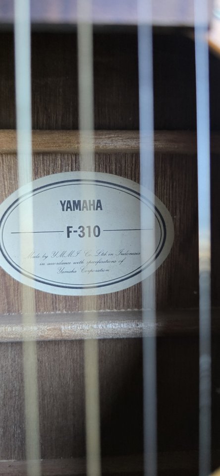 Guitarra Acústica Yamaha de segunda mano · Foto 8 de 10 · Madrid · 65 €