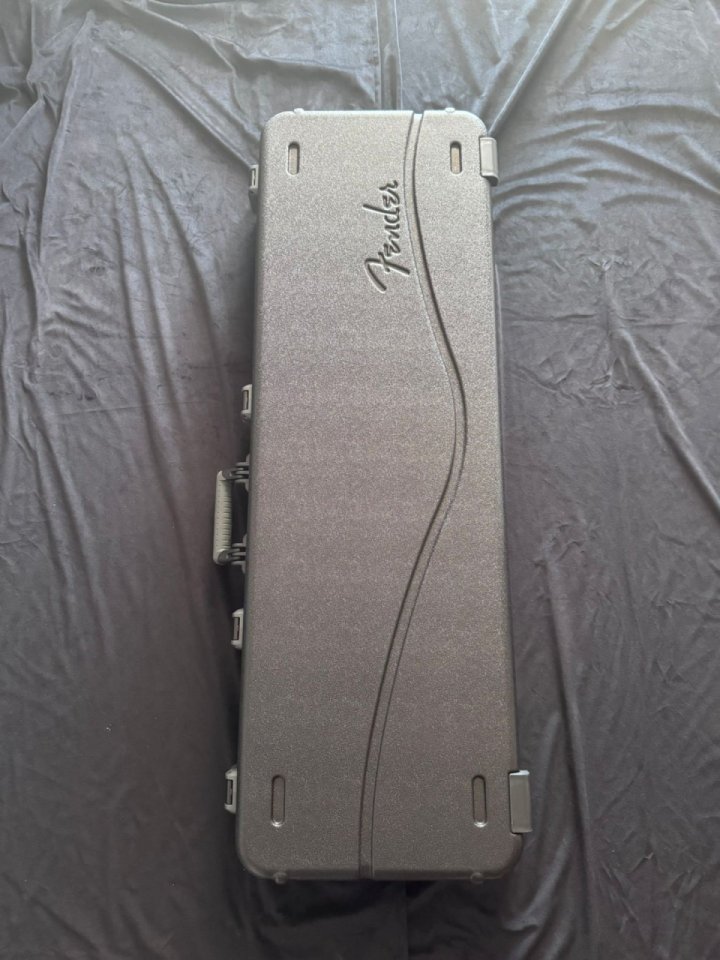 Bajo Fender American Professional 2 Jazz de segunda mano · Foto 1 de 10 · Valencia · 1750 €