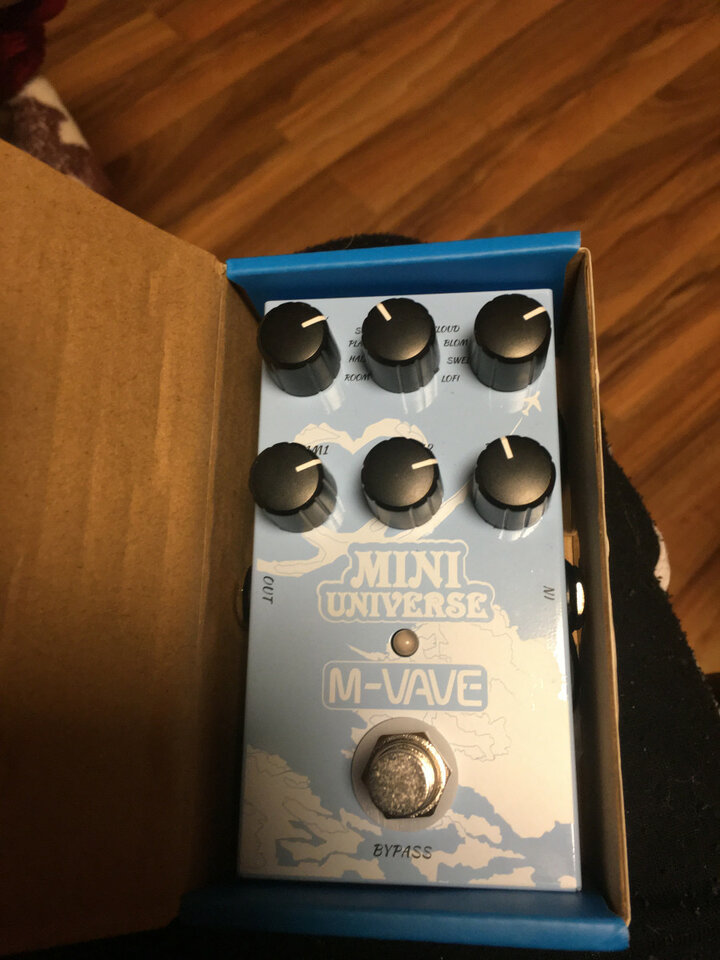 Dos Pedales nuevos en su caja