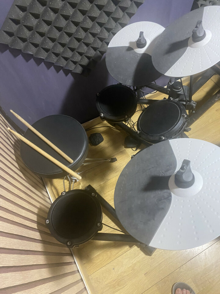 Bateria electrónica Alesis Debut Kit