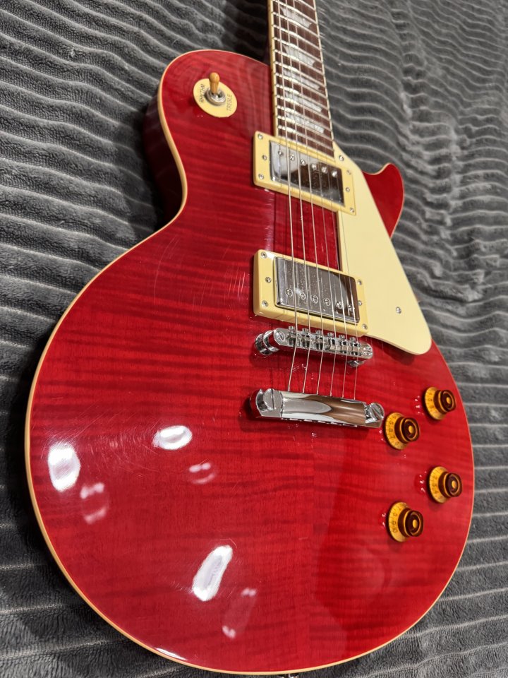 Tokai Tokai love rock Through Red