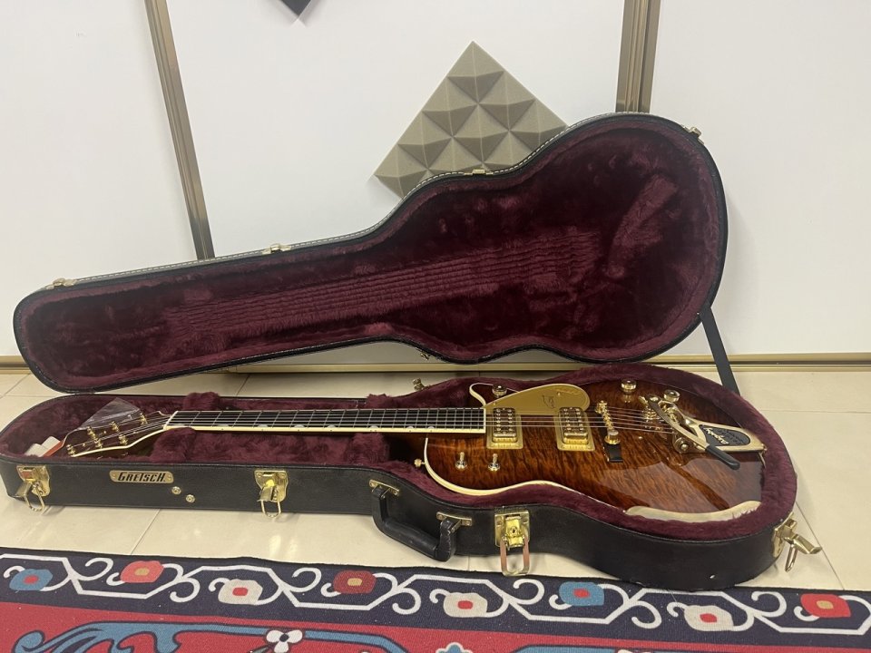 Gretsch G6134 Penguin Japón 2023 - Acabado flame maple sunburst