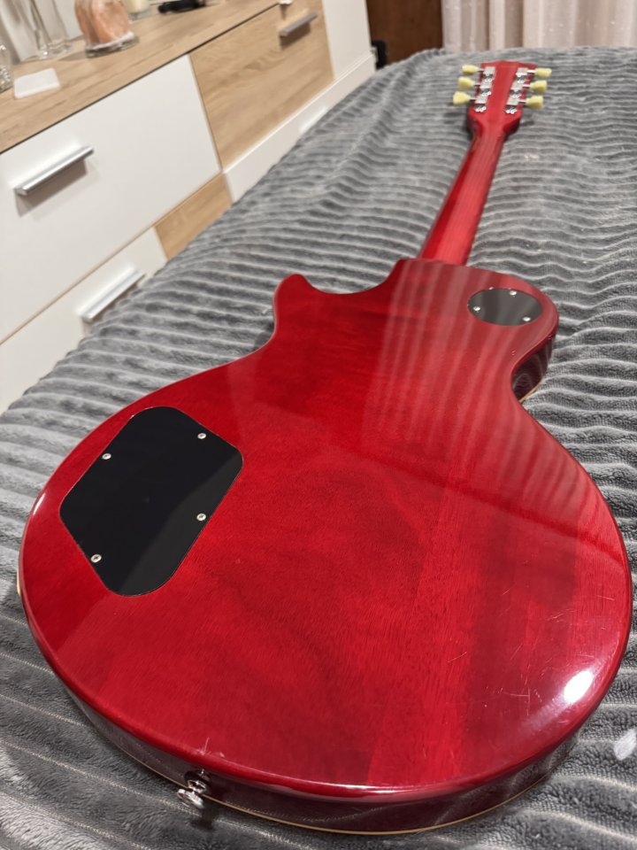 Tokai Tokai love rock Through Red