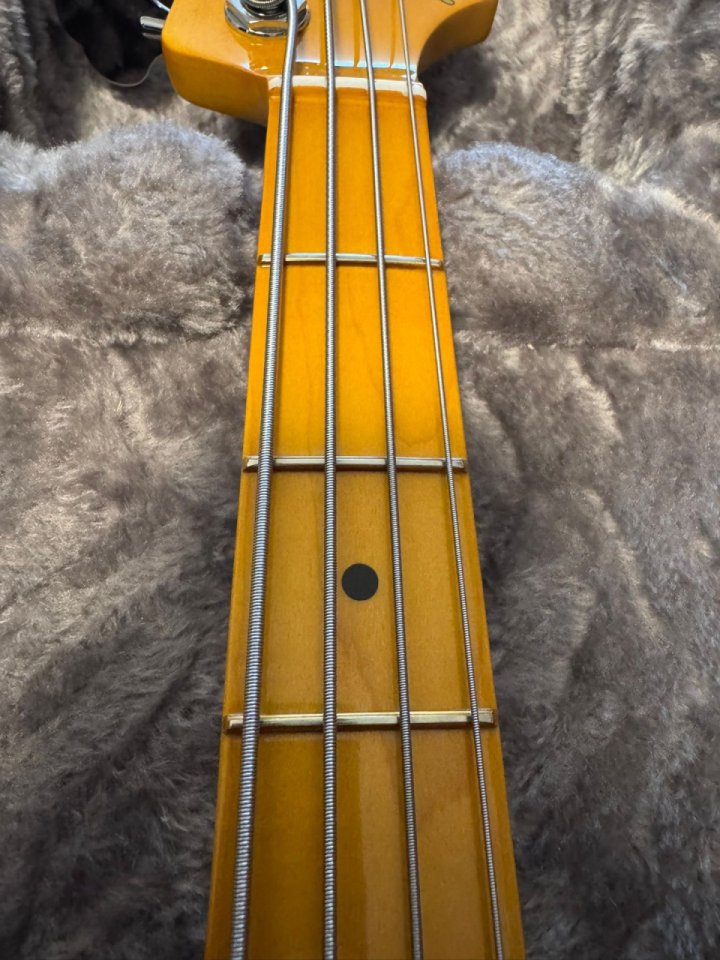 Bajo Fender American Professional 2 Jazz de segunda mano · Foto 5 de 10 · Valencia · 1750 €