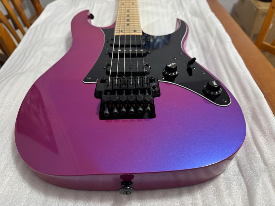 Ibanez RG550 PN Genesis Purple Neon - IMPECABLE - Solo Venta, NO Cambios. de segunda mano · Foto 4 de 10 · Madrid · 700 €