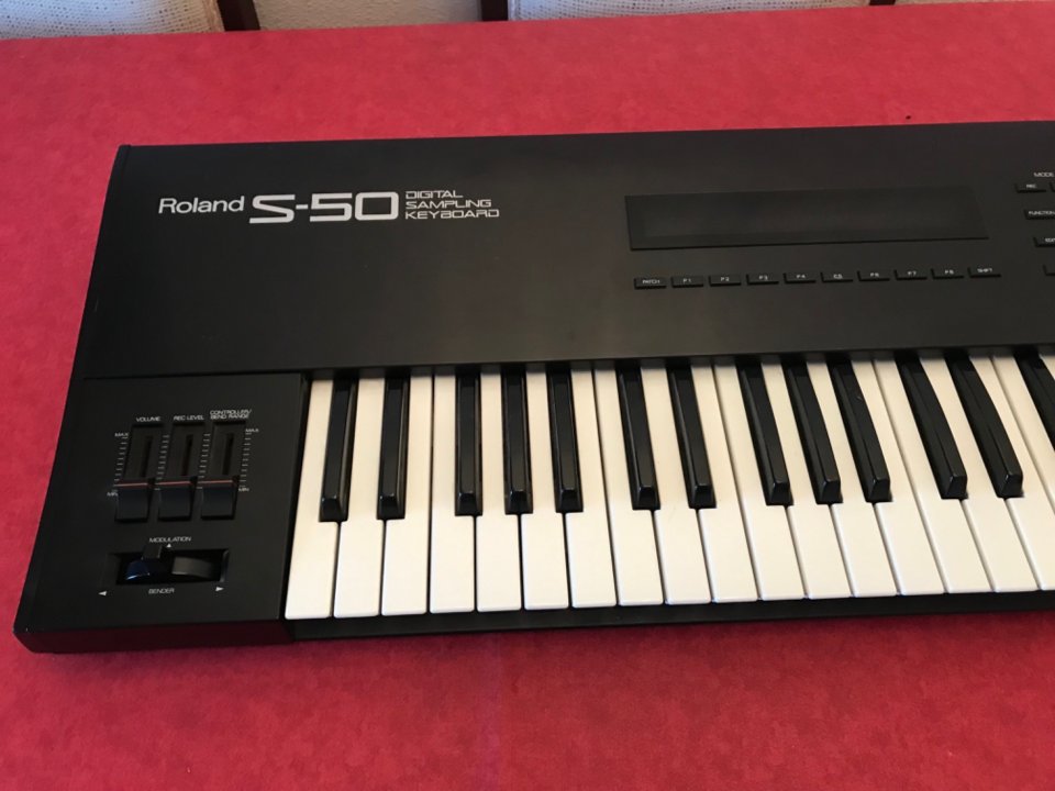 Roland S-50 Sampler + extras
