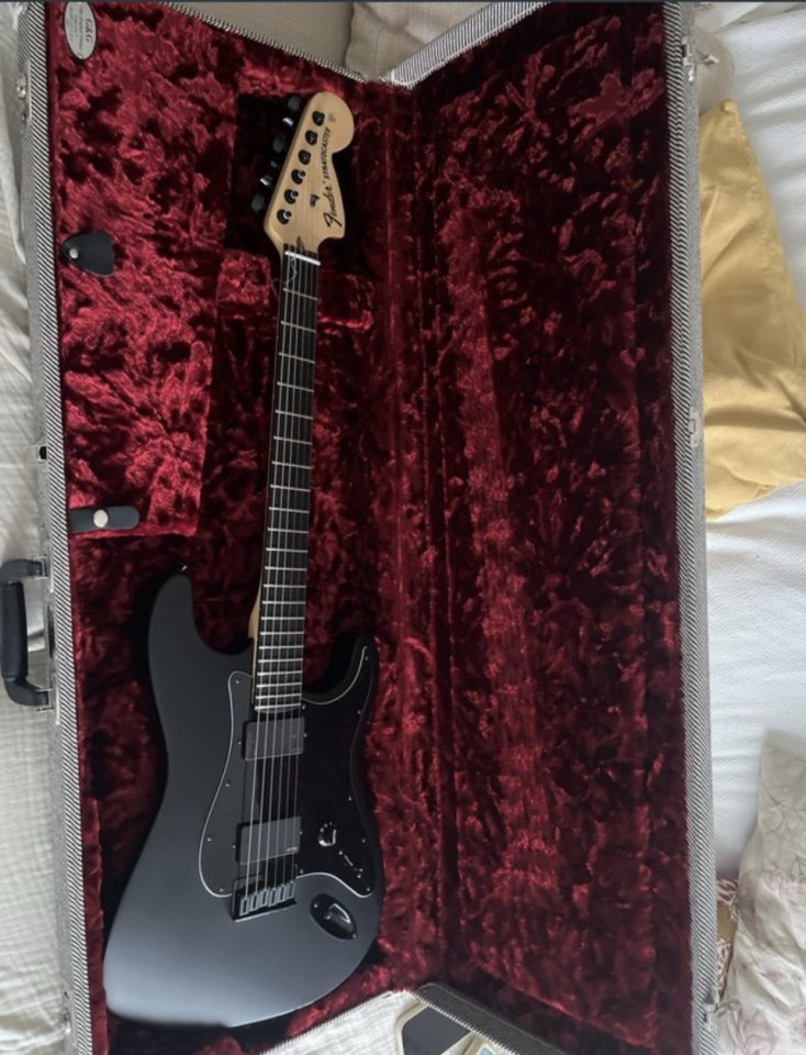 Fender Jim Root Stratocaster USA Negra de segunda mano · Foto 1 de 6 · Zaragoza · 1350 €