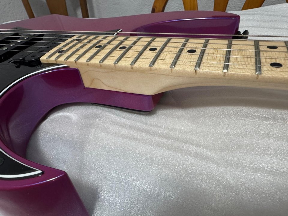 Ibanez RG550 PN Genesis Purple Neon - IMPECABLE - Solo Venta, NO Cambios. de segunda mano · Foto 5 de 10 · Madrid · 700 €