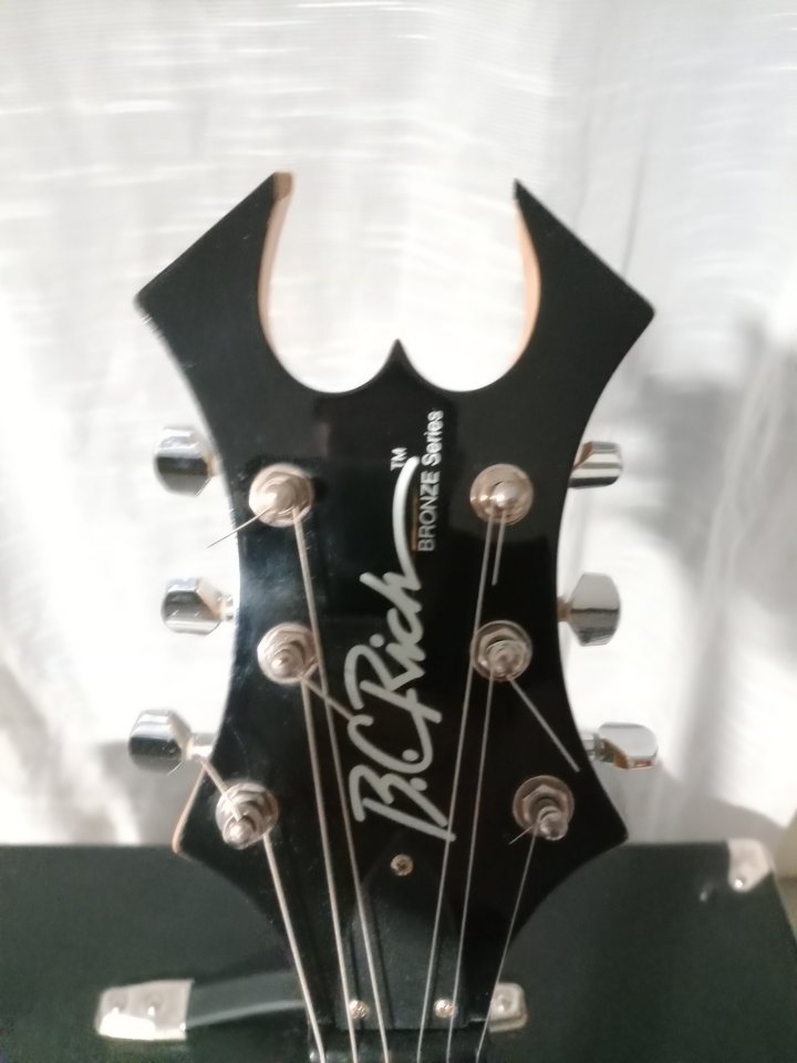Bc.Rich Warlock Lovers Bundle de segunda mano · Foto 9 de 10 · Madrid · 465 €