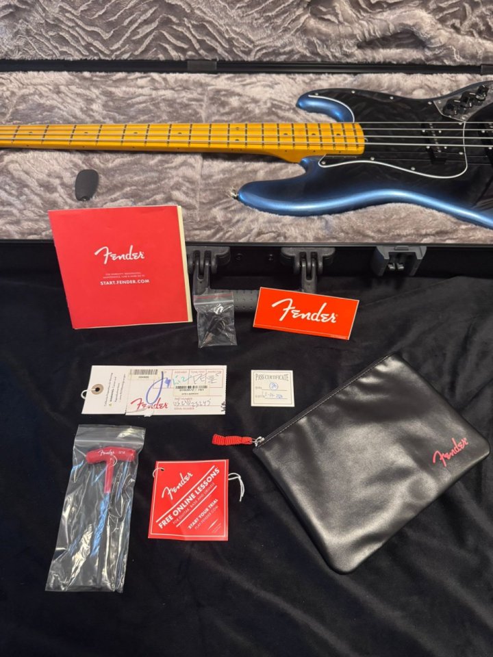 Bajo Fender American Professional 2 Jazz de segunda mano · Foto 8 de 10 · Valencia · 1750 €