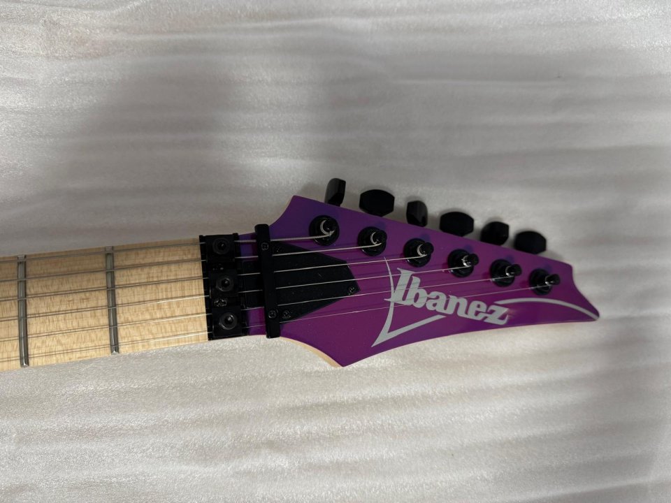 Ibanez RG550 PN Genesis Purple Neon - IMPECABLE - Solo Venta, NO Cambios. de segunda mano · Foto 6 de 10 · Madrid · 700 €