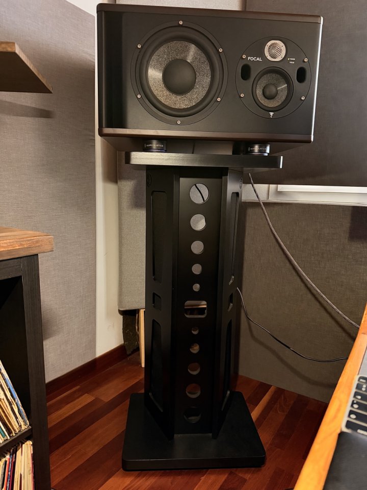 Focal Trio11 Be + ISO-PUCK 76 + Soportes e2MD Premium (H PRO) de segunda mano · Foto 4 de 4 · Las Palmas · 6500 €