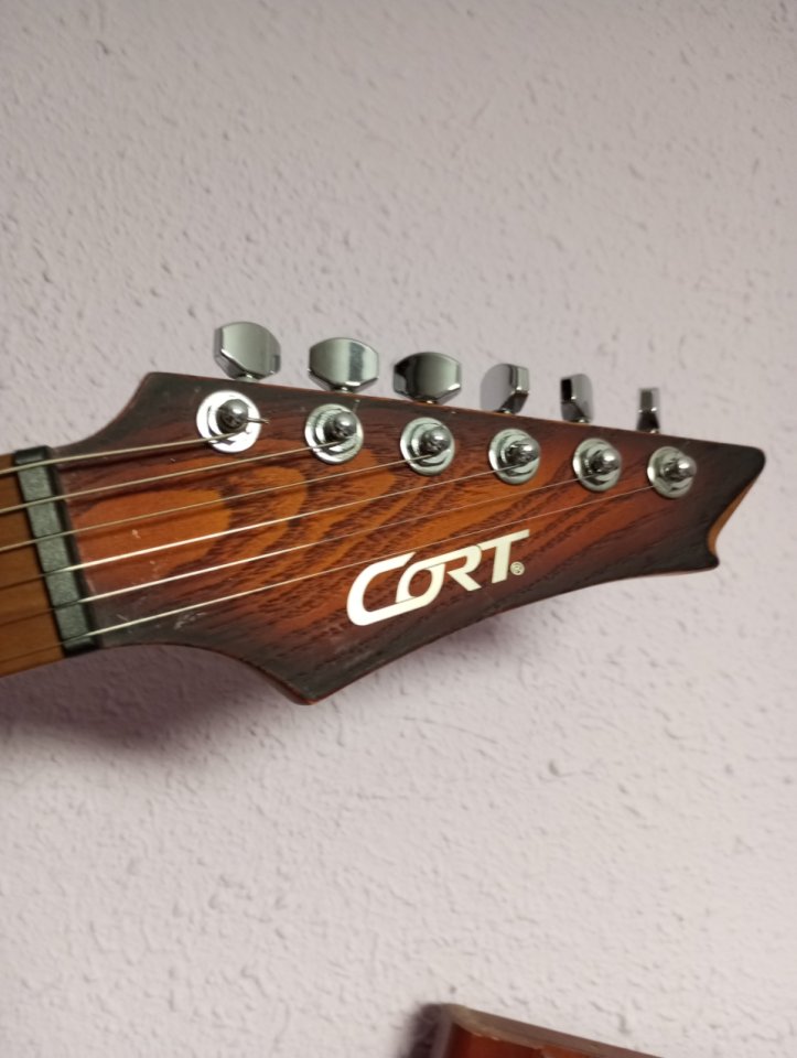 Cort triality x700 como nueva de segunda mano · Foto 6 de 10 · Bizkaia · 750 €