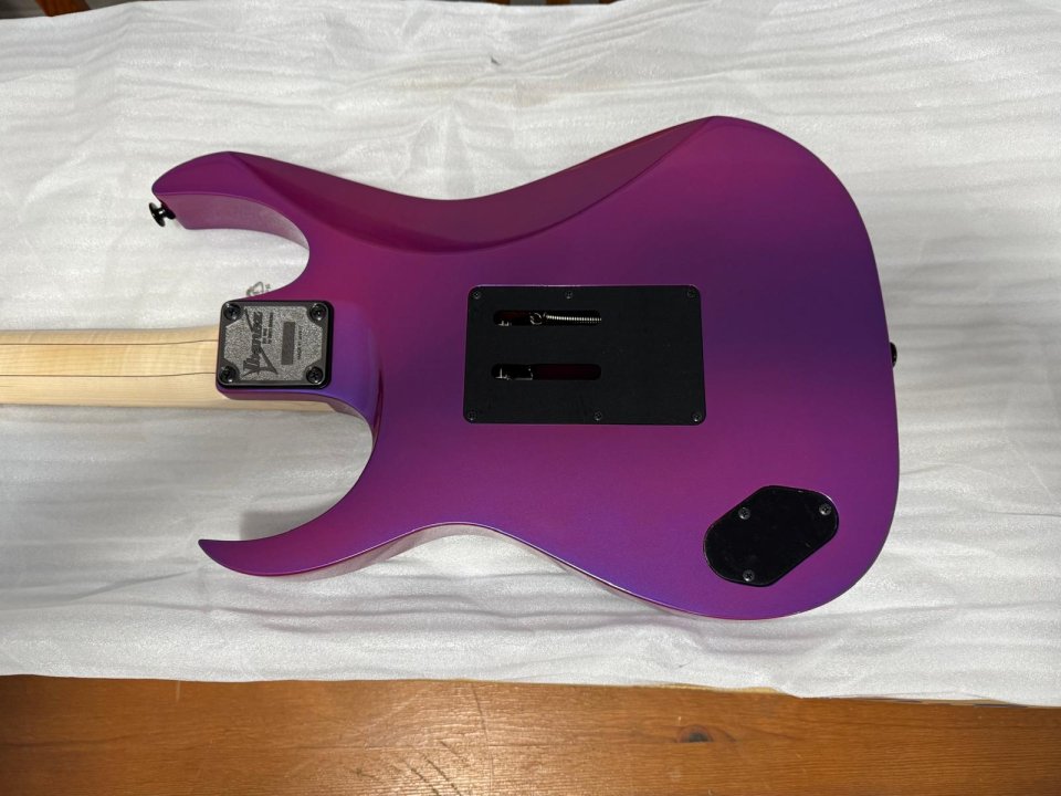 Ibanez RG550 PN Genesis Purple Neon - IMPECABLE - Solo Venta, NO Cambios. de segunda mano · Foto 9 de 10 · Madrid · 700 €