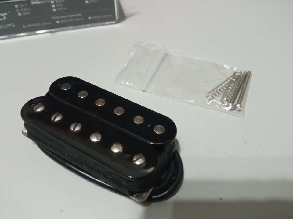 Pastilla Suhr SSH+ Humbucker Negra 53mm