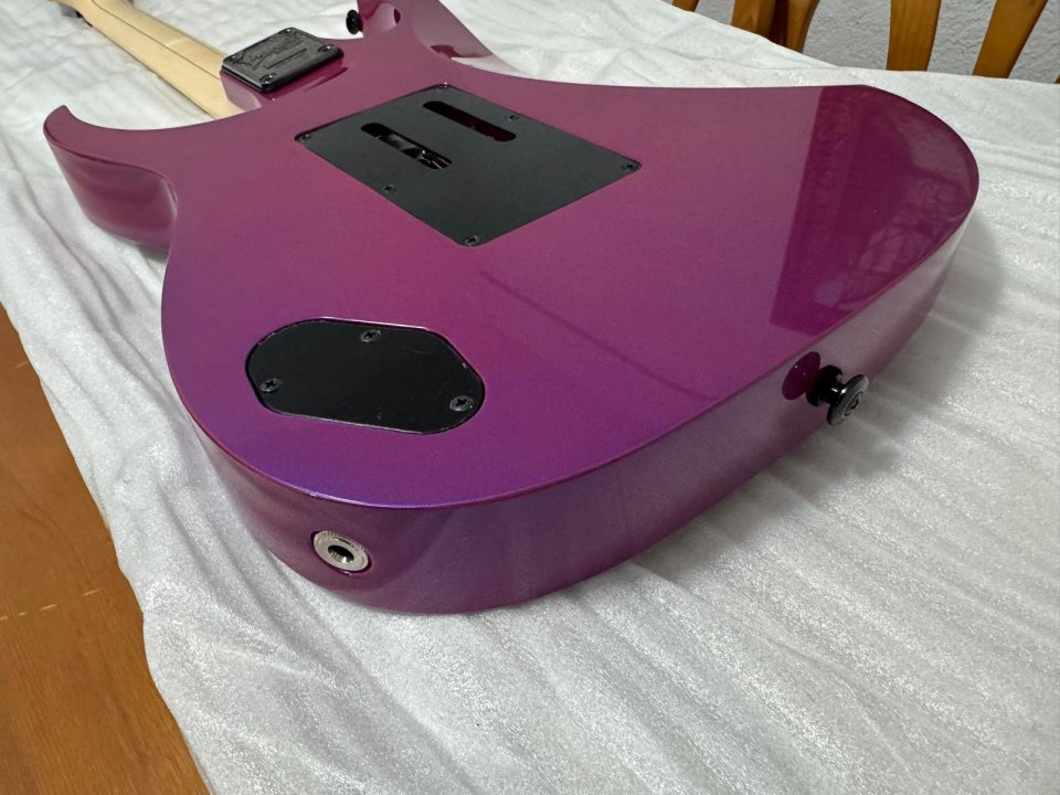 Ibanez RG550 PN Genesis Purple Neon - IMPECABLE - Solo Venta, NO Cambios. de segunda mano · Foto 10 de 10 · Madrid · 700 €
