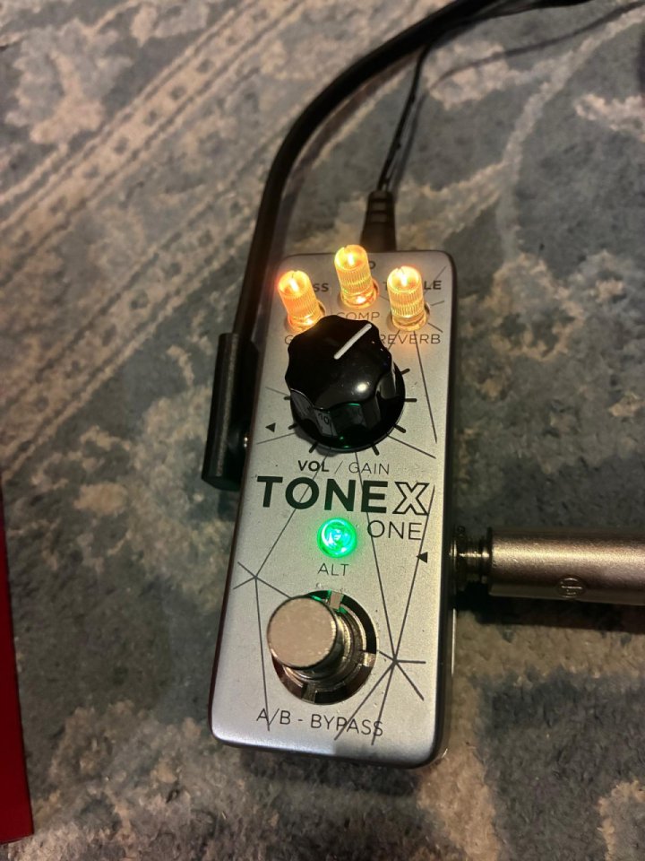 IK Mutimedia TONEX One Bass de segunda mano · Foto 1 de 4 · Araba · 130 €