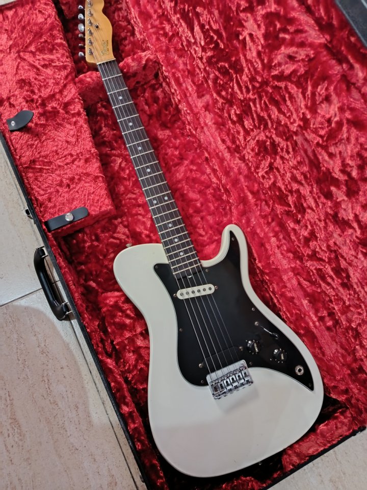 Guitarra eléctrica Fender Bullet Americana 1981 de segunda mano · Foto 1 de 10 · Alicante · 800 €