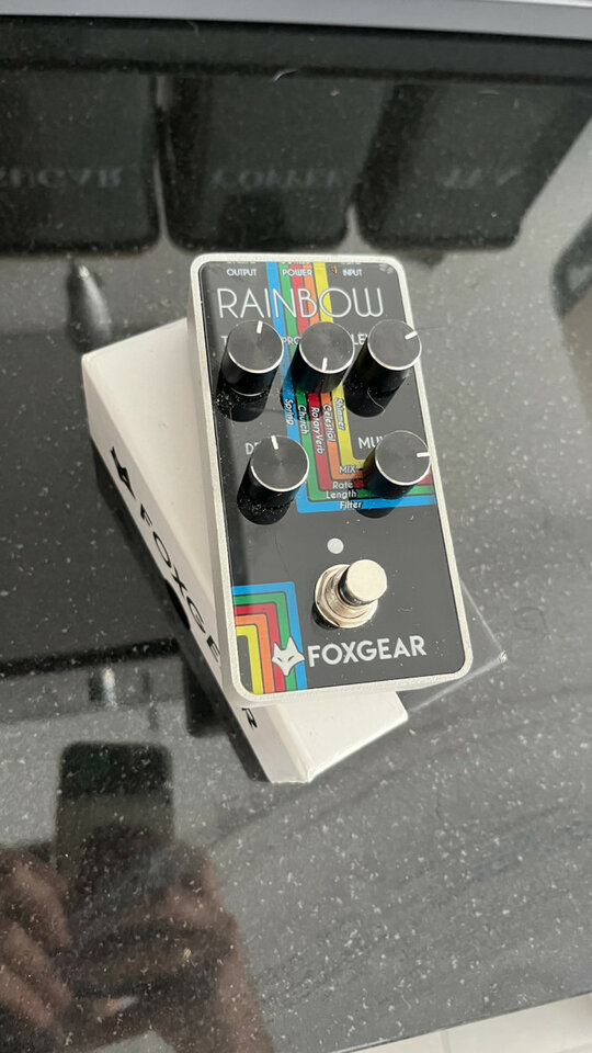 o Cambio: Foxgear reverb pedal guitarra
