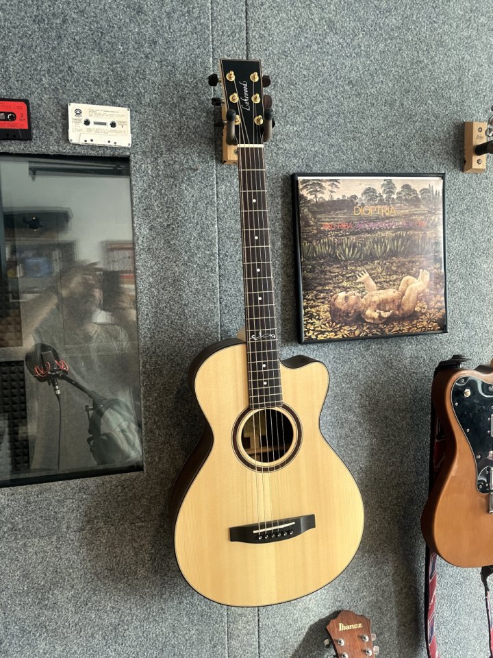 o Cambio, Acustica Lakewood C-31 Custom tamaño Concert OO Parlor de segunda mano · Foto 3 de 10 · Barcelona · 1650 €