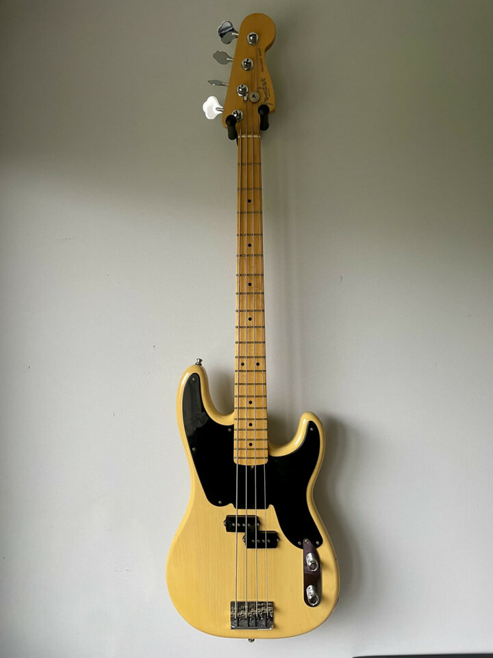 Fender Precision Bass