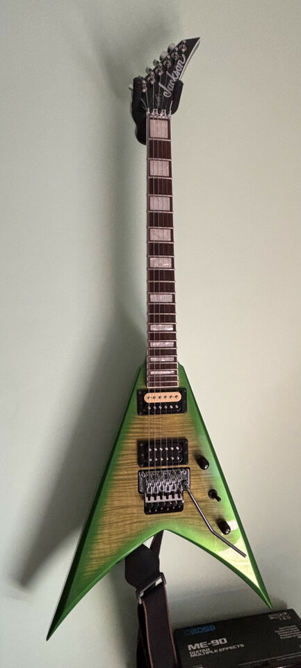 Jackson V signature Scott Ian