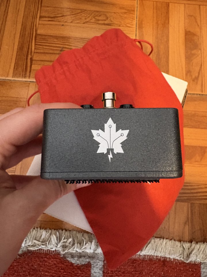 Dominion Electric Faceless Fuzz Silicon TI BC183L de segunda mano · Foto 4 de 8 · A Coruña · 400 €