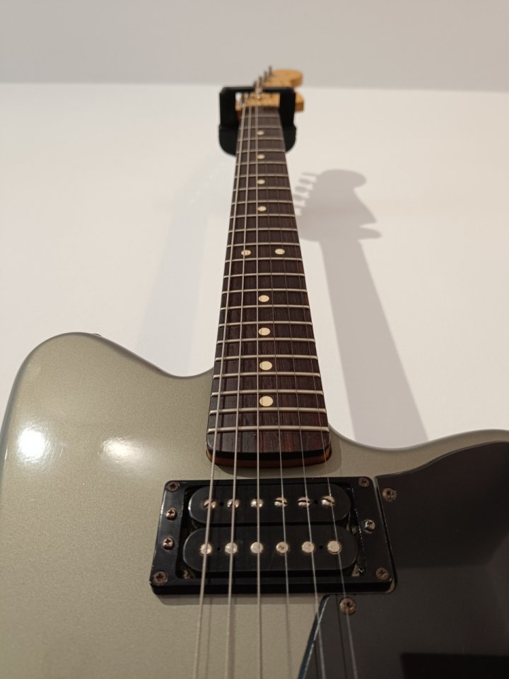 Fender Toronado Highway One Chrome Silver