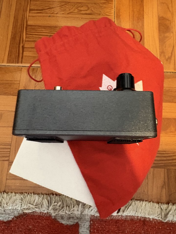 Dominion Electric Faceless Fuzz Silicon TI BC183L de segunda mano · Foto 6 de 8 · A Coruña · 400 €