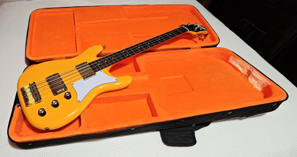 Epiphone Newport + estuche + flats + mute + cierres Dunlop Dual de segunda mano · Foto 1 de 9 · Lugo · 450 €