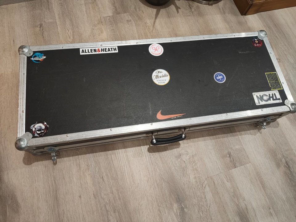 Vendo Flightcase para teclado de 61 teclas
