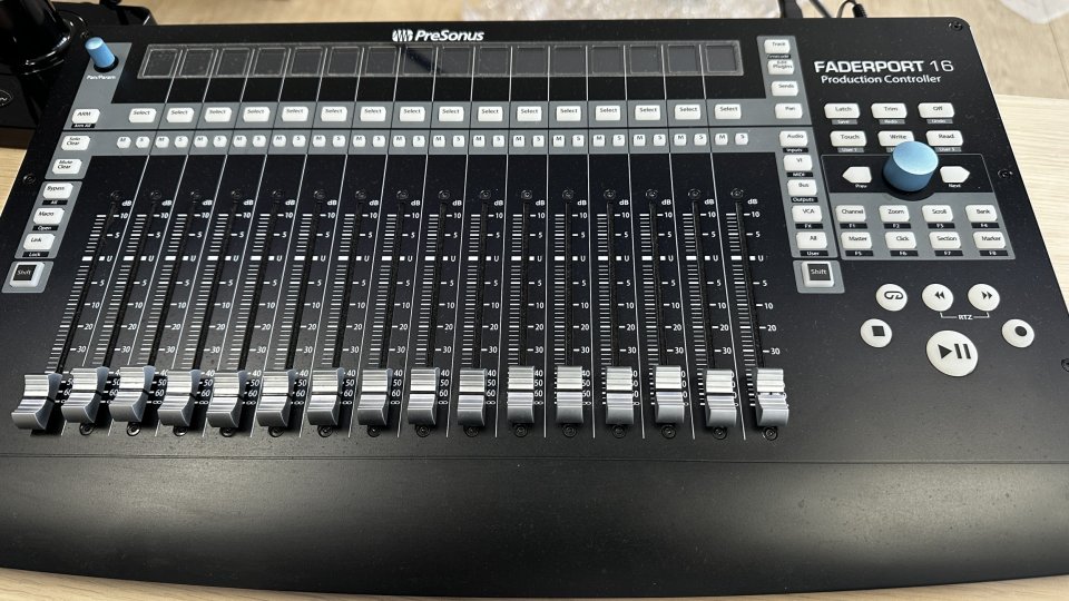 Presonus Faderport 16