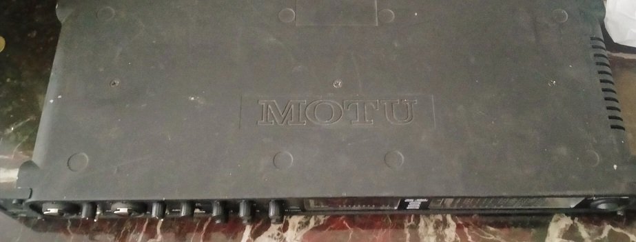 Motu 828 MKII FW de segunda mano · Foto 4 de 5 · Salamanca · 125 €