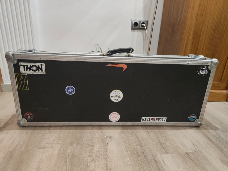 Vendo Flightcase para teclado de 61 teclas