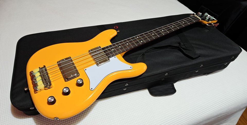 Epiphone Newport + estuche + flats + mute + cierres Dunlop Dual de segunda mano · Foto 7 de 9 · Lugo · 450 €