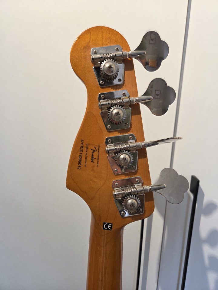 Fender Squier Classic Vibe 60s Precision Bass de segunda mano · Foto 3 de 5 · Gipuzkoa · 320 €