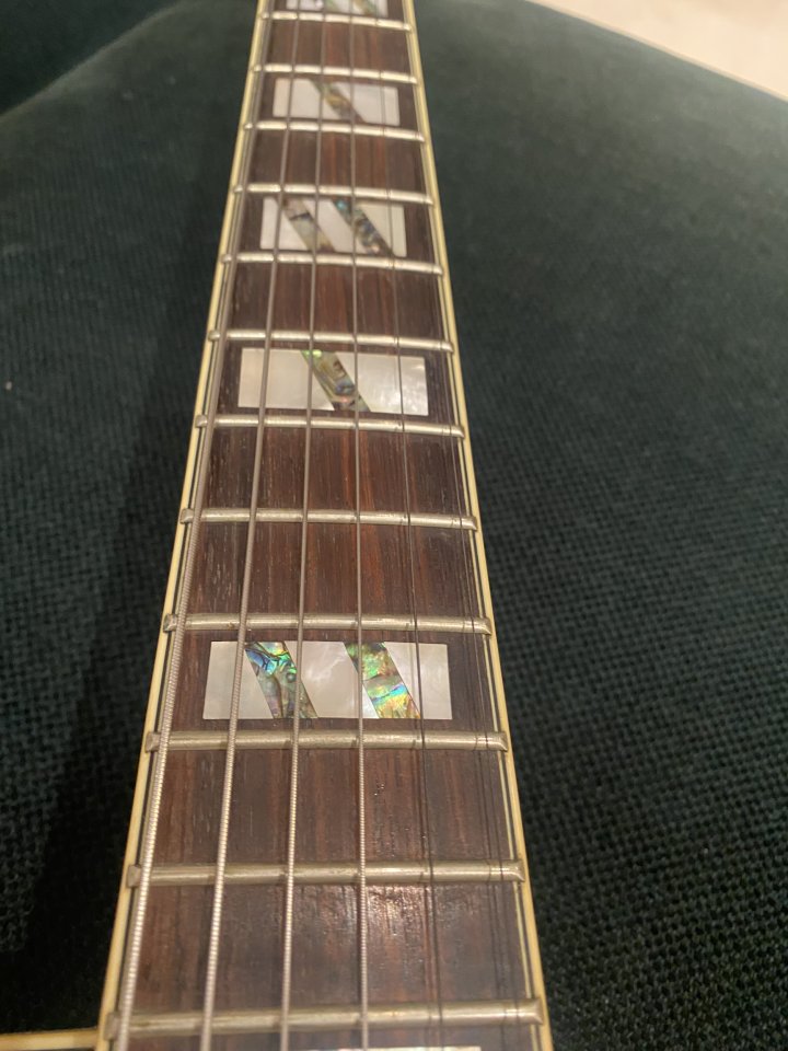 Guitarra de Jazz Peerless Monarch