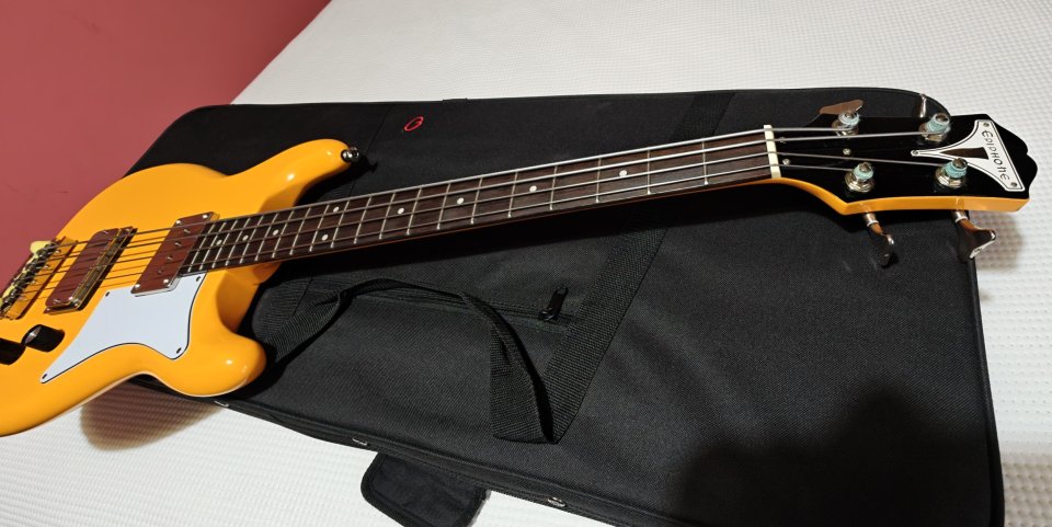 Epiphone Newport + estuche + flats + mute + cierres Dunlop Dual de segunda mano · Foto 8 de 9 · Lugo · 450 €