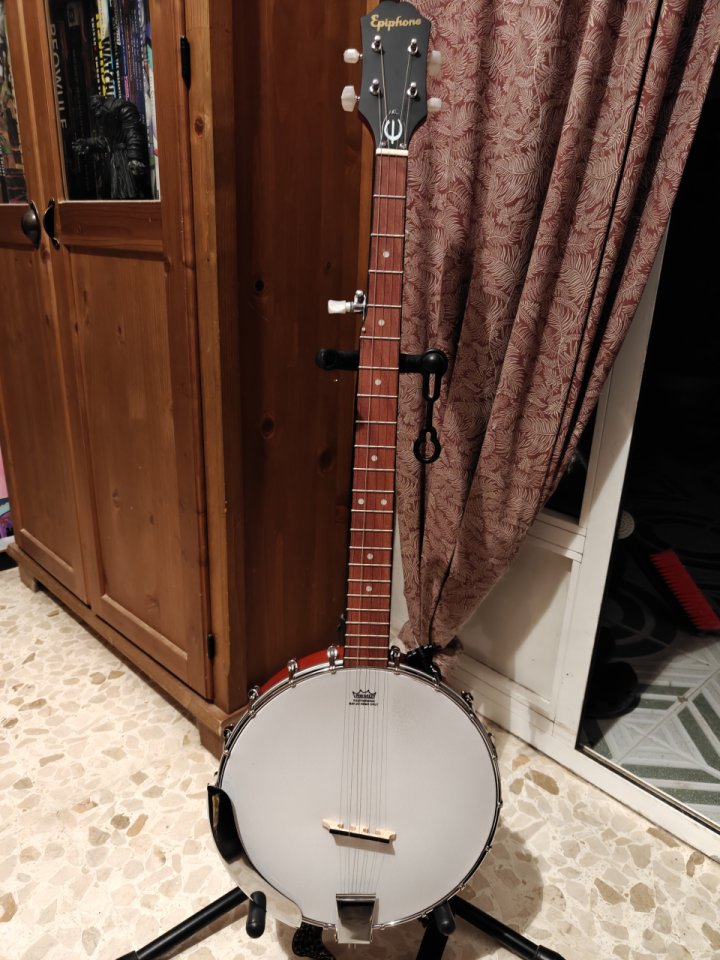 Banjo Epiphone MB-100 de segunda mano · Foto 1 de 4 · Sevilla · 140 €